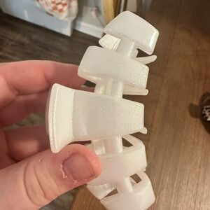 Teleties Medium Hair Claw Clip - Women’s Hair Accessory